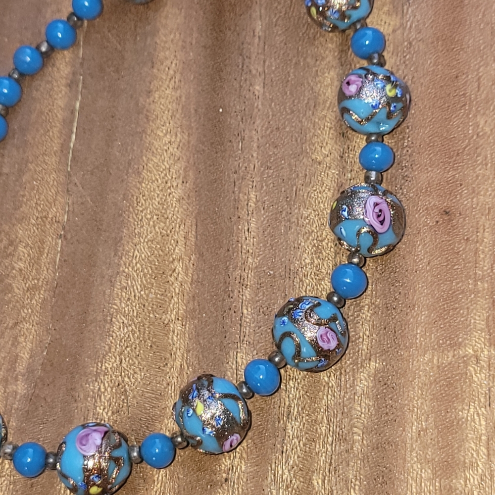 Antique Venetian Florato Wedding Cake beads 20" - Picture 5 of 7